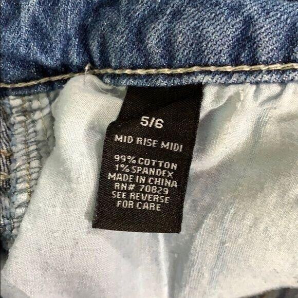 Rue21 Womens Denim Blue Jean Shorts Embroidered Cutoff Distressed Size 5 6 - Picture 8 of 9